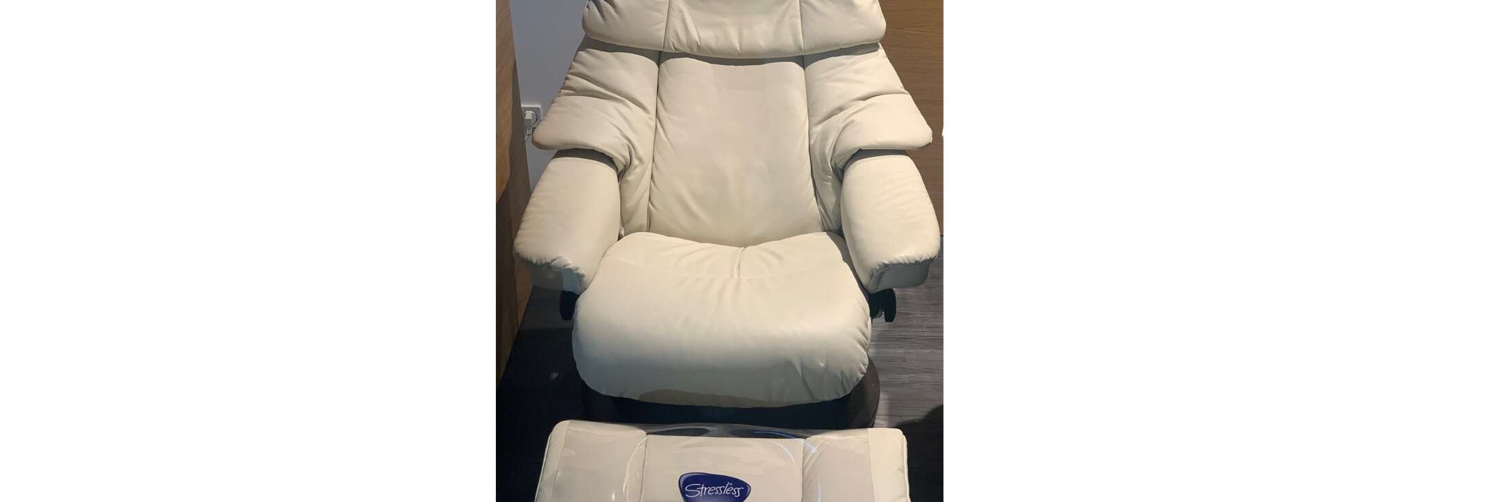 Stressless Sessel mit Hocker