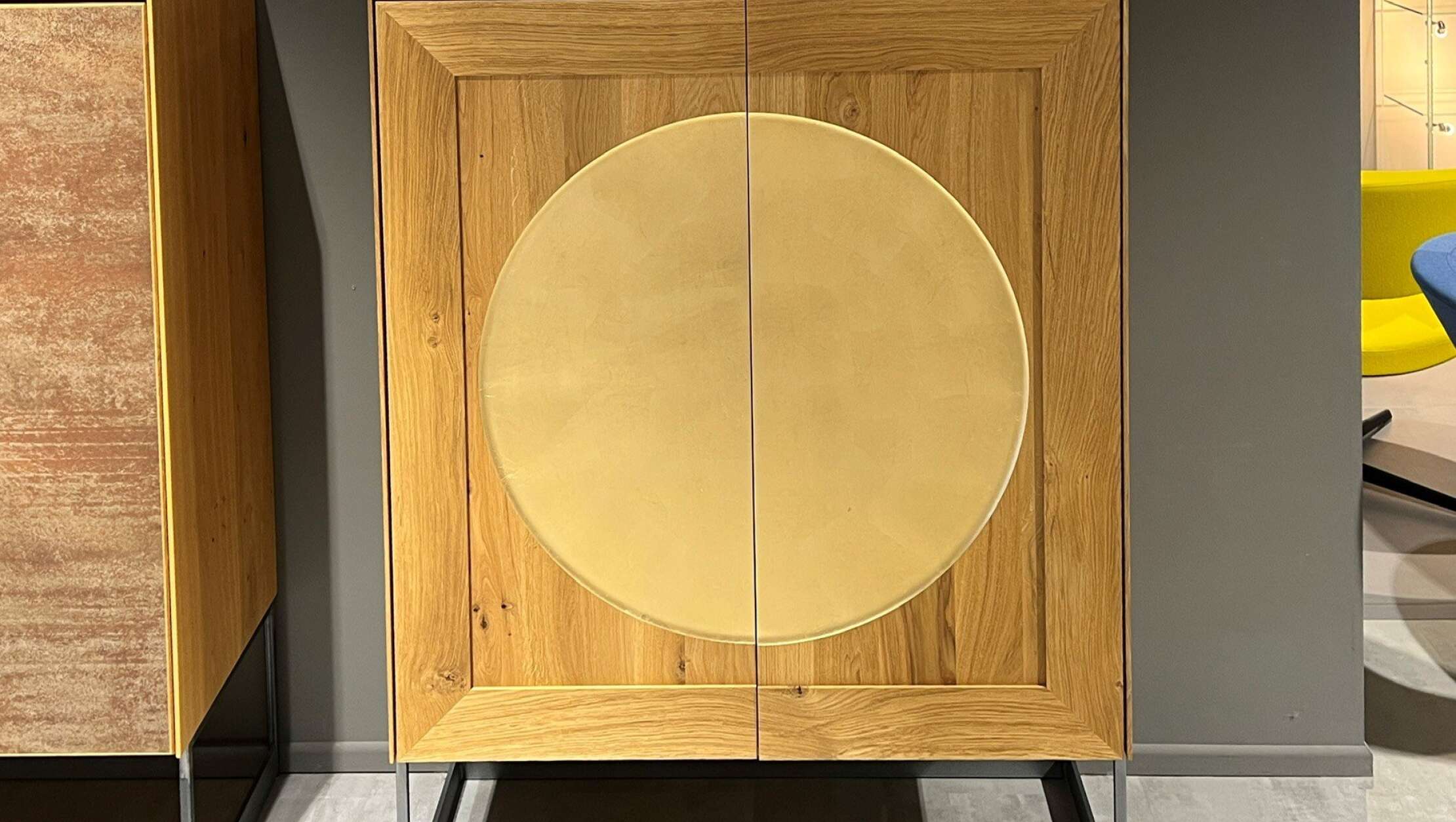 Schrank gold