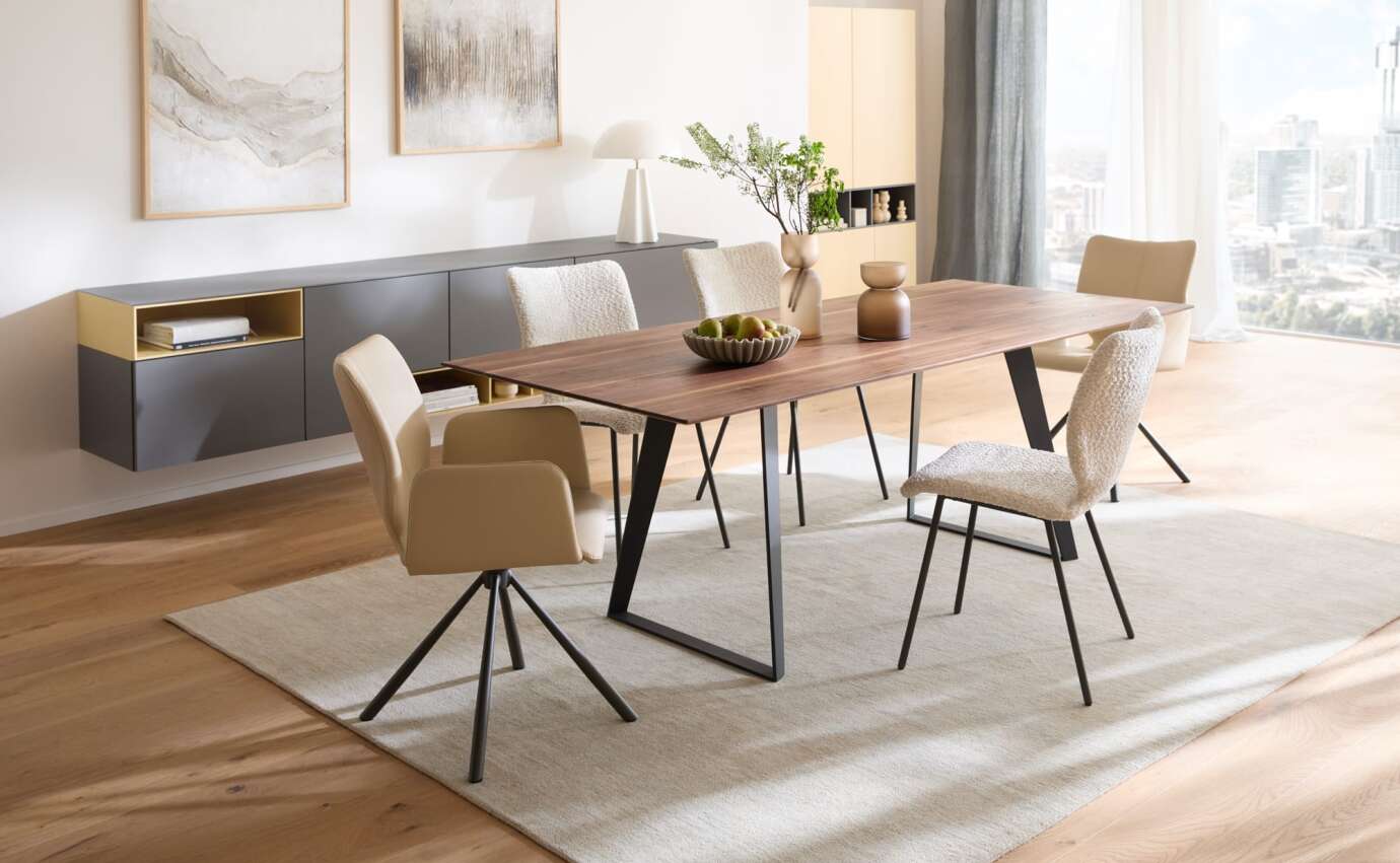 co 25 esstisch cinque passi nussbaum kufe schwarz stuhl cuppi leder ivory stoff creme mi 01 001 253030 076 077 korr