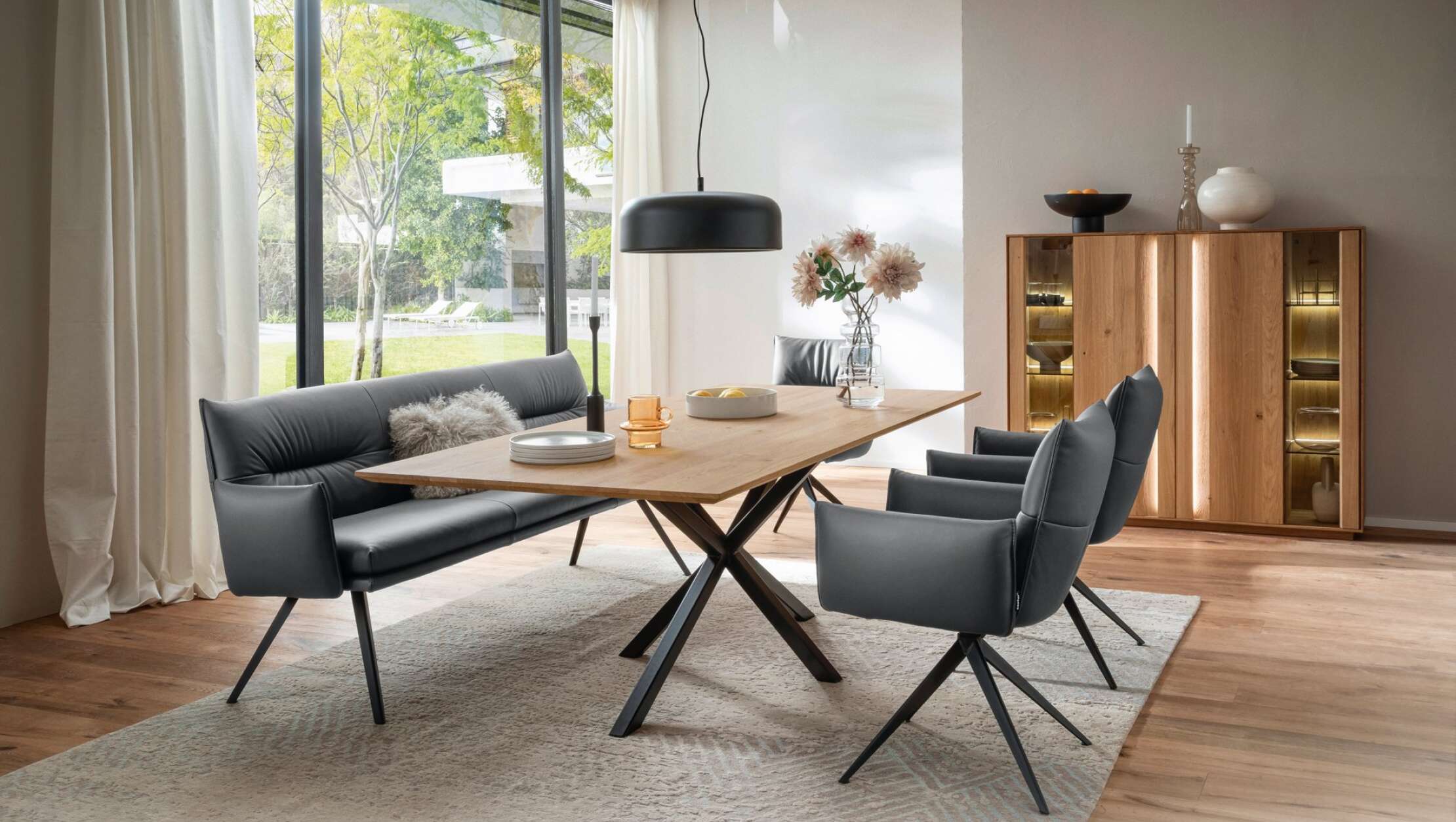 24 co  vitrine tisch due viso 2 eiche bank stuhl coscino m 1 4138 24 fein korr 243031 056 057