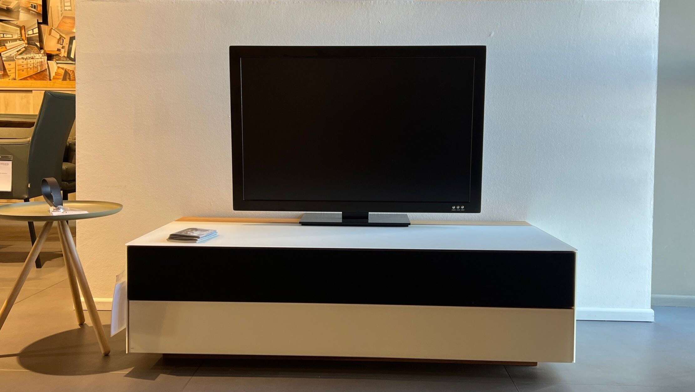 T7 TV 1
