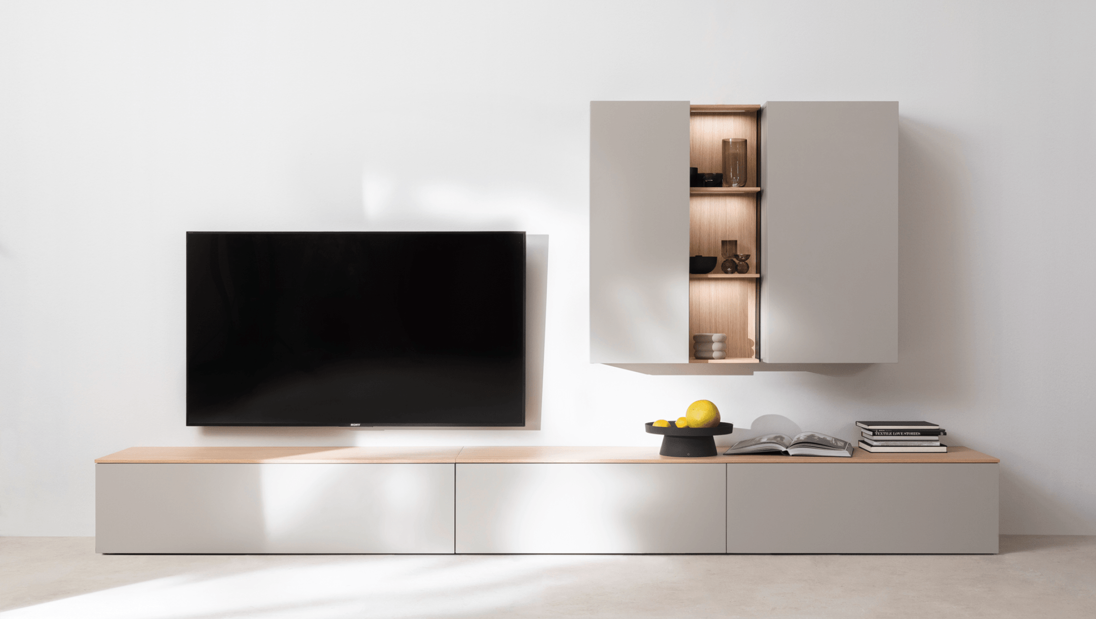 24 co  wohnwand  venzone 1 hellgrau eiche m 1 4384 24 fein 243031 042